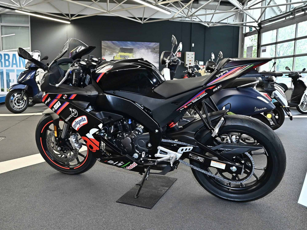 Bild 2 - RS 125 E5 + Replica