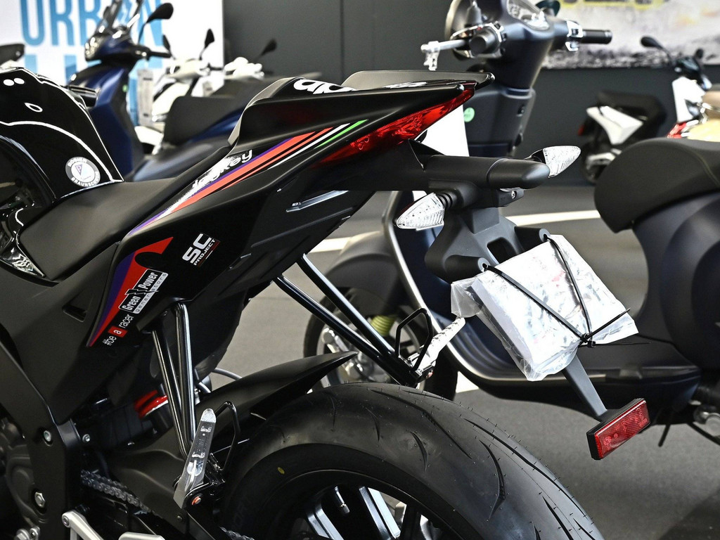 Bild 10 - RS 125 E5 + Replica