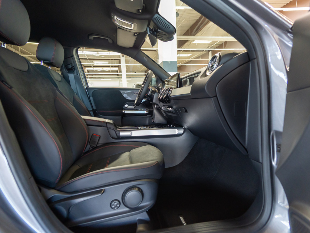 Bild 3 - GLB 220 d 4MATIC AMG Line Advanced Plus