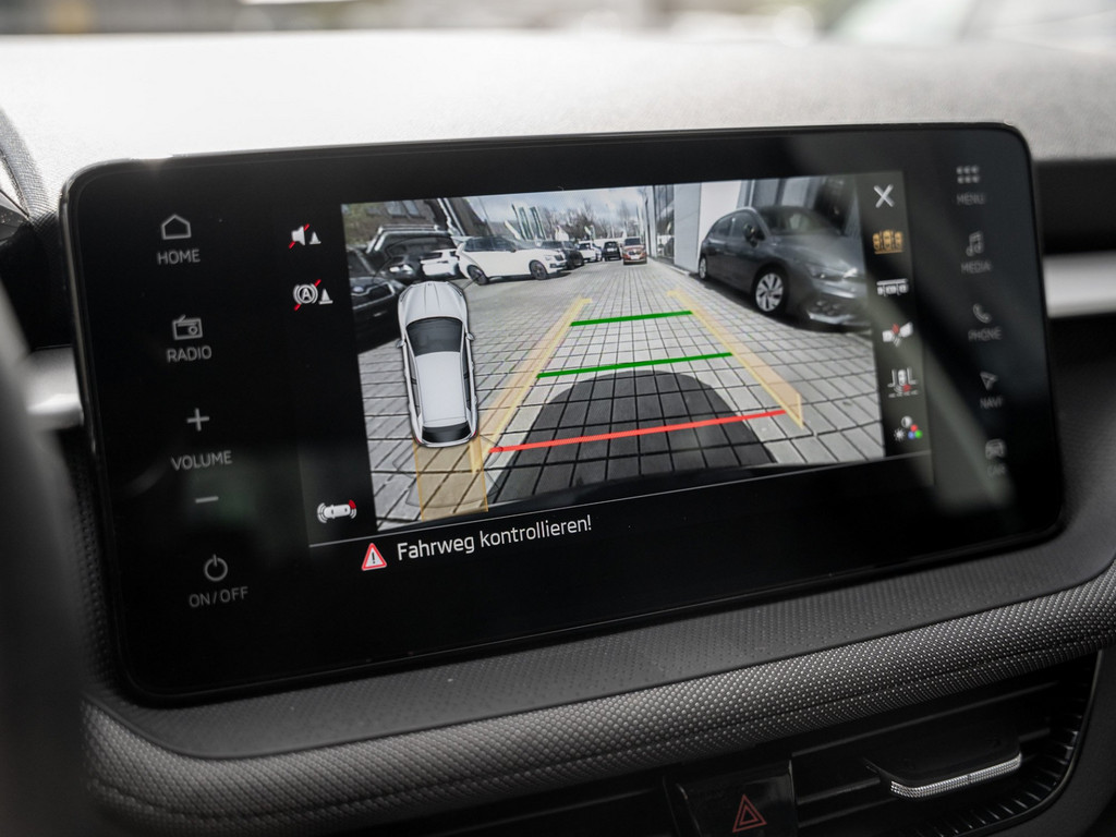 Bild 14 - FABIA TOUR 1.0 TSI DSG Kam. Navi Virtual ACC LED