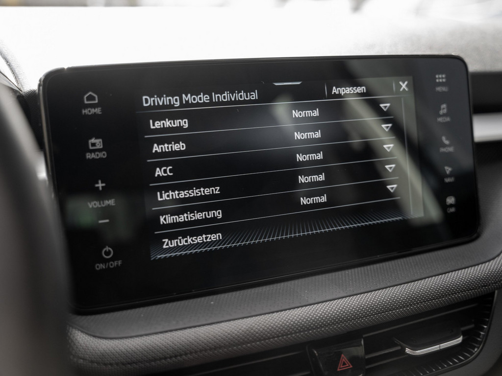 Bild 17 - FABIA TOUR 1.0 TSI DSG Kam. Navi Virtual ACC LED