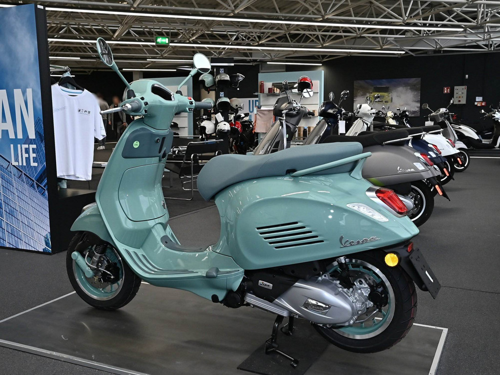 Bild 2 - Primavera 125 RST E5 + Livrea 80th