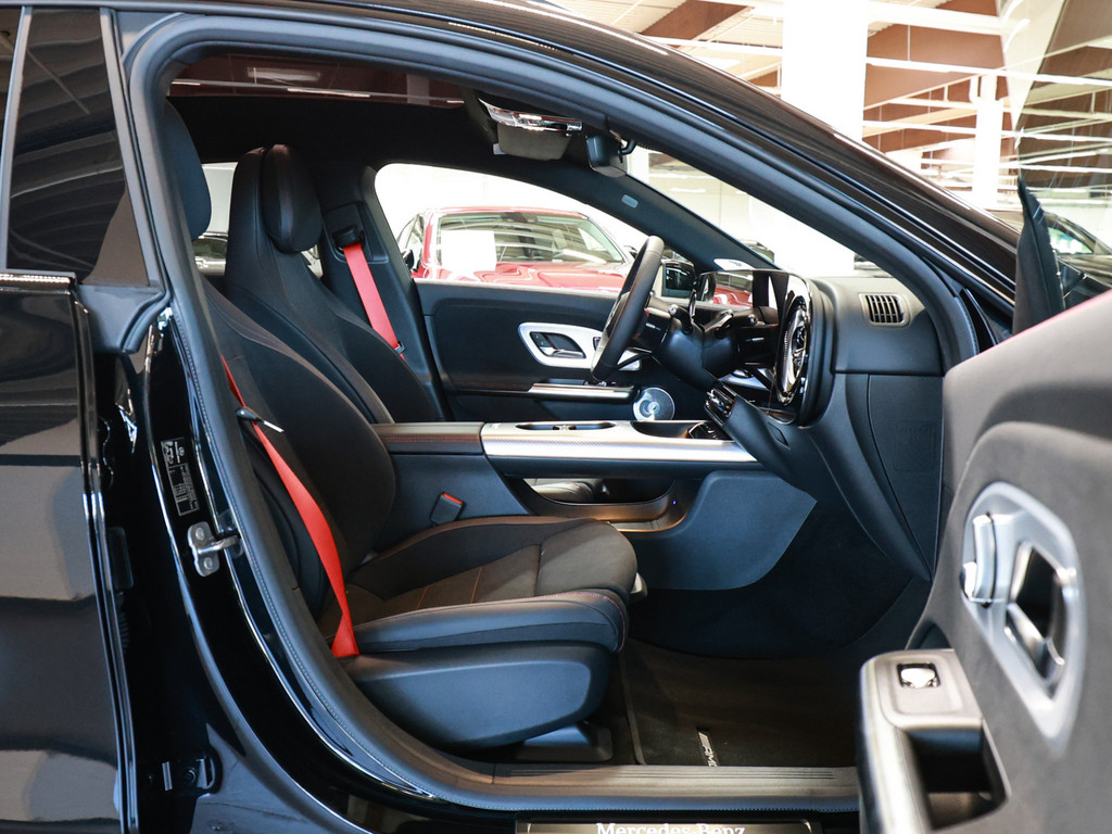 Bild 3 - CLA 350 SB 4M AMG Line mit EQ Technologie