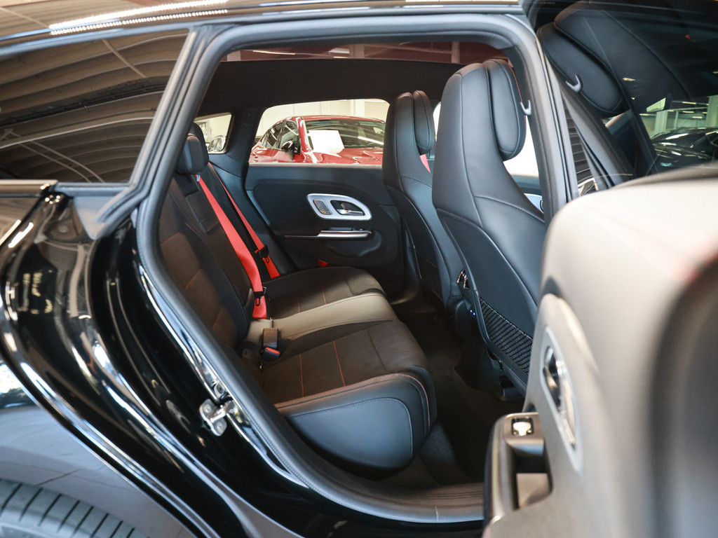 Bild 5 - CLA 350 SB 4M AMG Line mit EQ Technologie