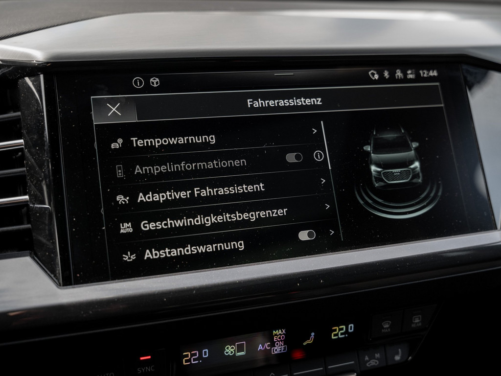 Bild 13 - Q4 e-tron SOH 98,2% Kam. Navi Pano Sportp. ACC