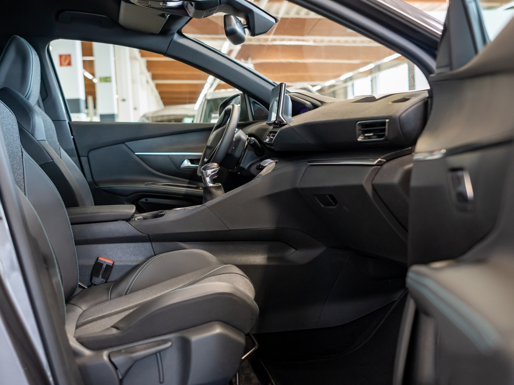 Bild 2 - 5008 Allure Pack PureTech 130
