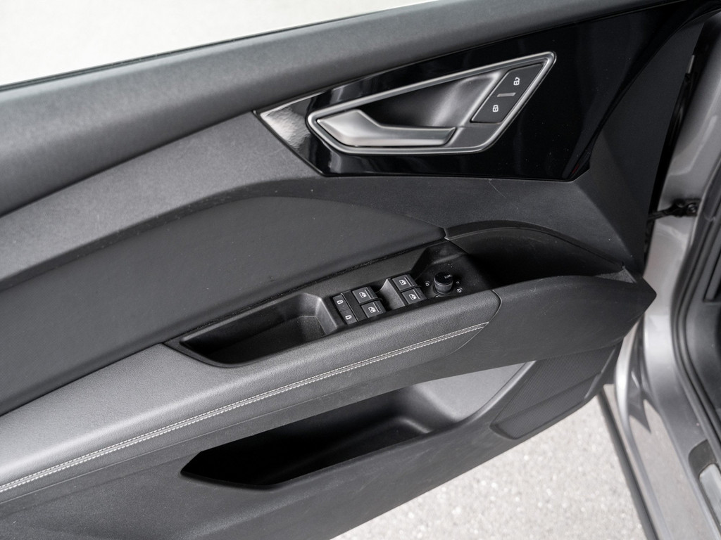 Bild 28 - Q4 e-tron 50 e-tron quattro 220 kW Kam. Navi ACC