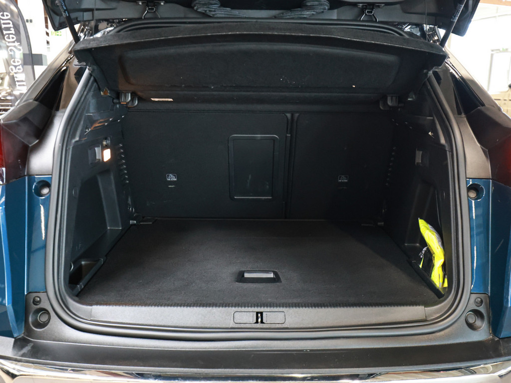 Bild 30 - 3008 GT HYBRID 136 e-DSC6