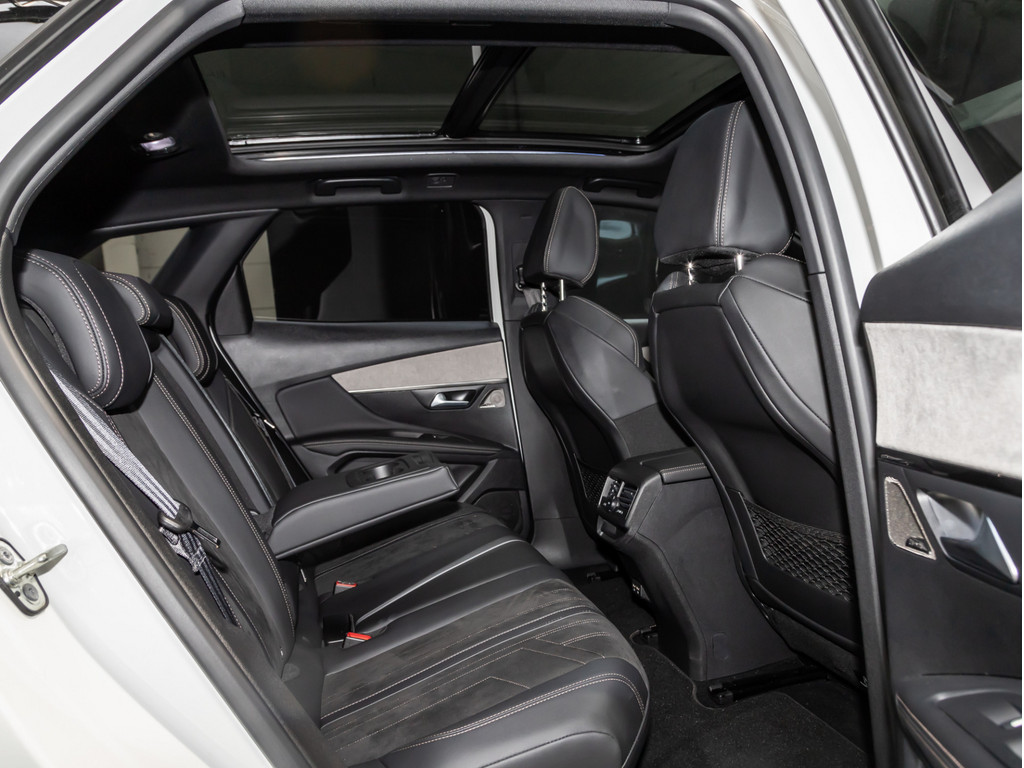 Bild 4 - 3008 GT HYBRID 136 e-DSC6