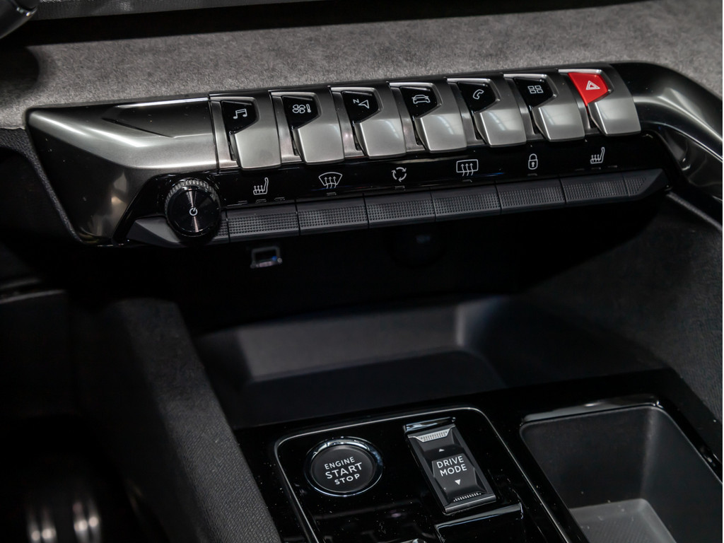 Bild 11 - 3008 GT HYBRID 136 e-DSC6
