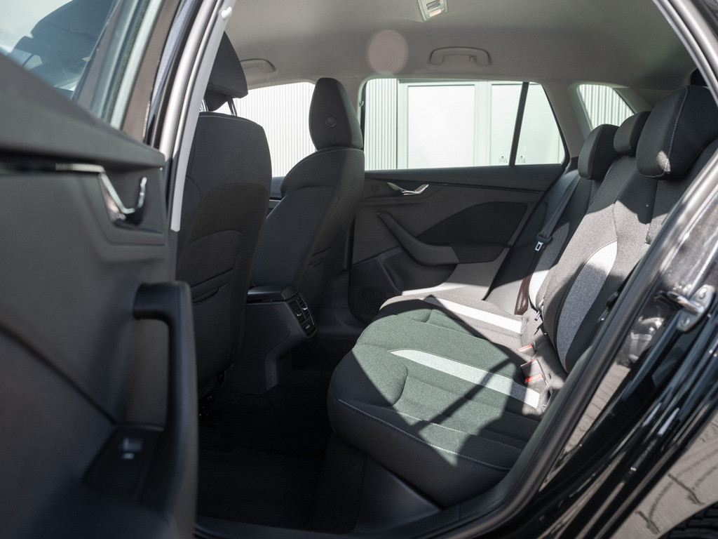 Bild 10 - KAMIQ TOUR 1.0 TSI DSG AHK Kam. Navi Virtual ACC