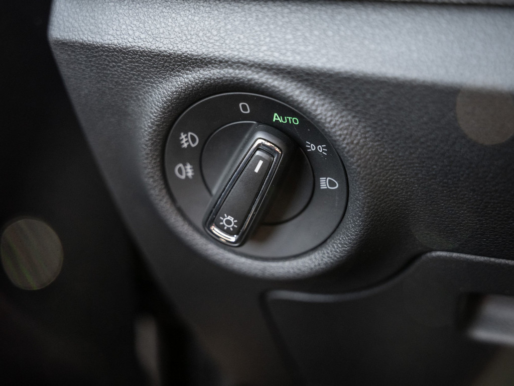 Bild 30 - KAMIQ TOUR 1.0 TSI DSG AHK Kam. Navi Virtual ACC