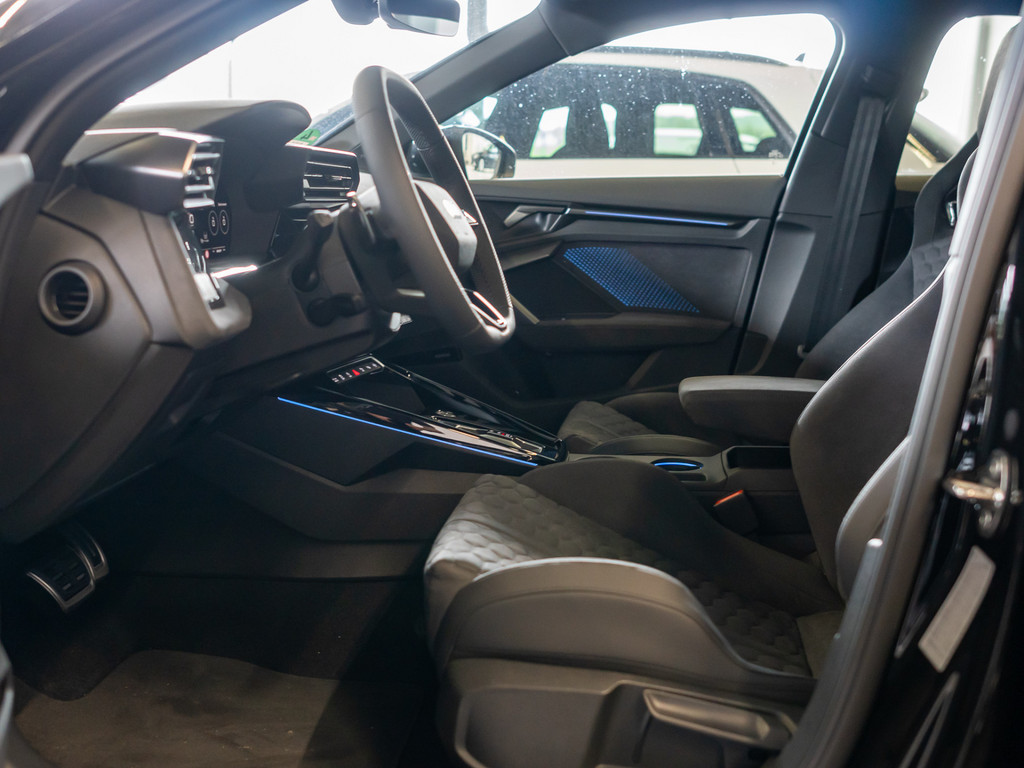 Bild 19 - RS 3 Sportback quattro S tronic 280kmh Pano
