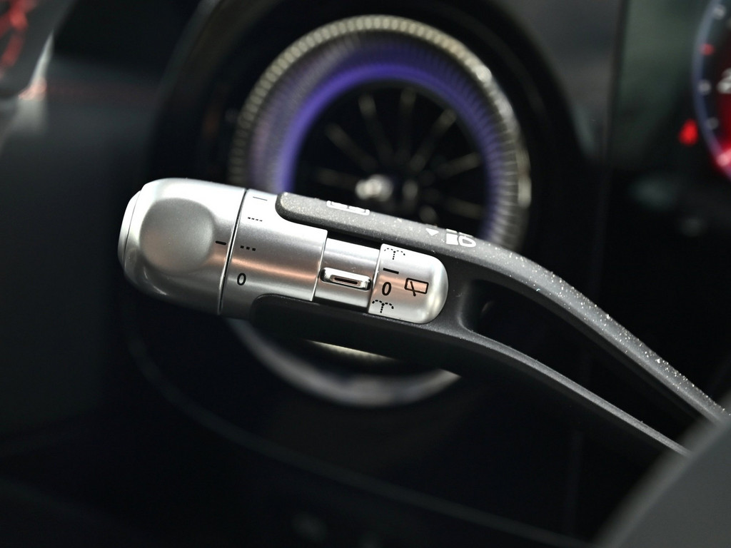 Bild 19 - CLA 250 + AMG Line SB EQ Technologie