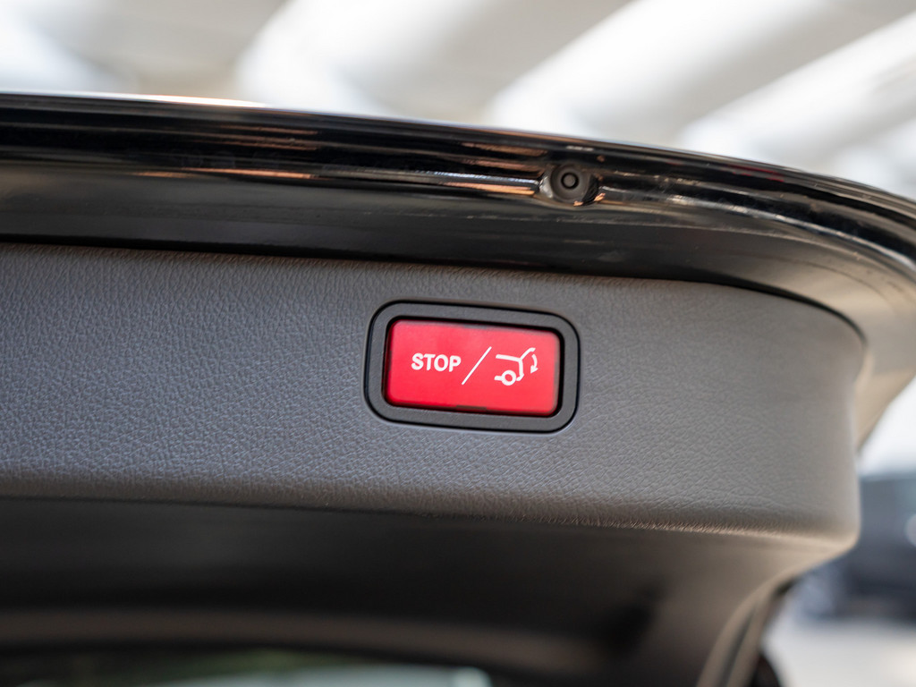 Bild 30 - C 300 e T AMG Sport