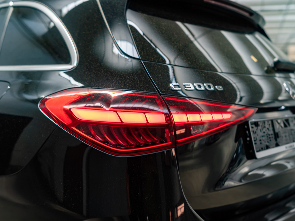 Bild 31 - C 300 e T AMG Sport