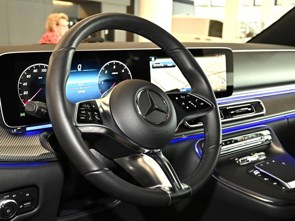 Bild 30 - V 300 d 4M AVANTGARDE AMG Lang