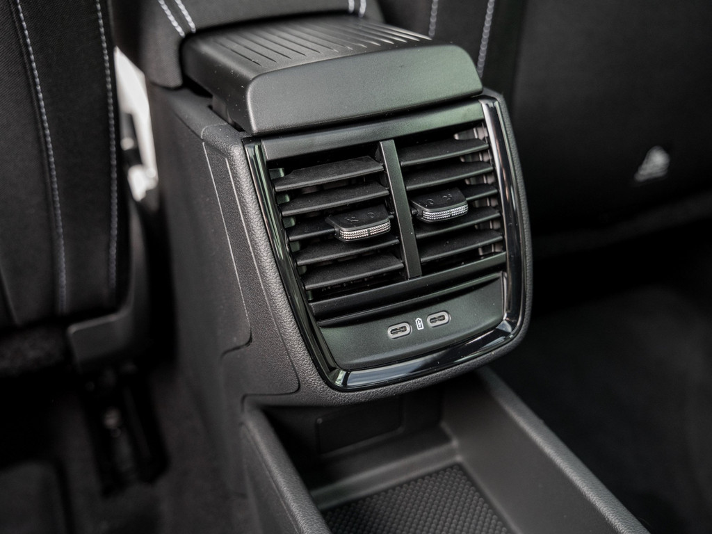 Bild 11 - Kamiq Monte Carlo 1.5 TSI DSG Pano AHK Navi ACC
