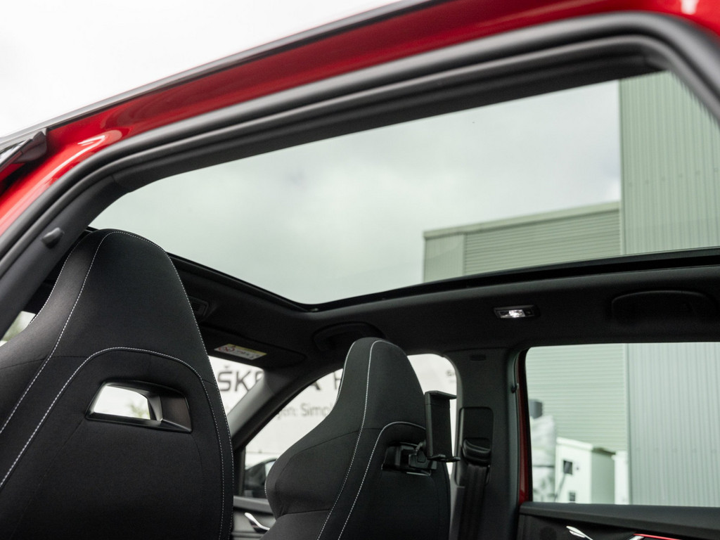 Bild 15 - Kamiq Monte Carlo 1.5 TSI DSG Pano AHK Navi ACC