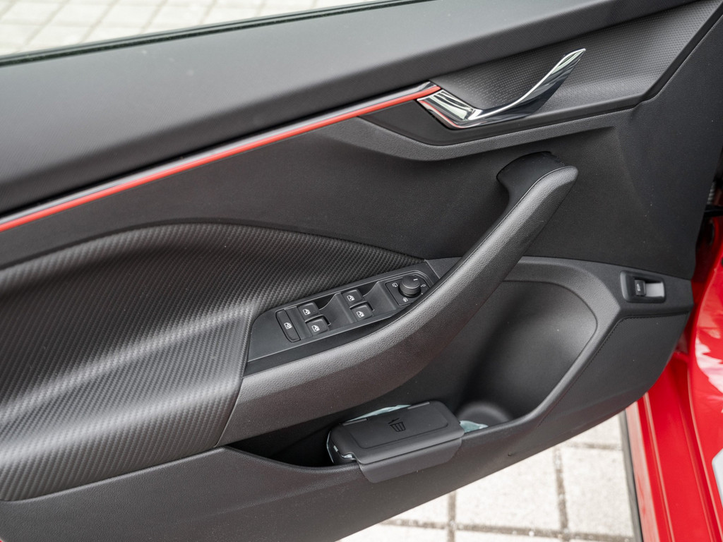 Bild 31 - Kamiq Monte Carlo 1.5 TSI DSG Pano AHK Navi ACC