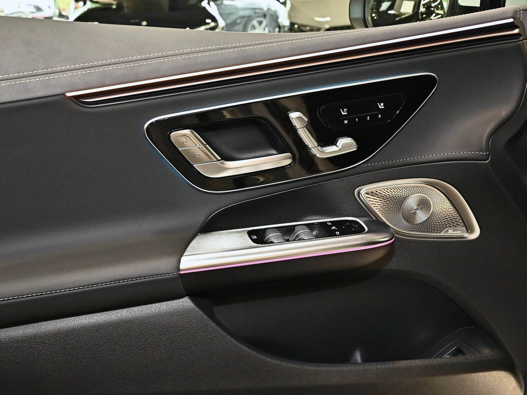 Bild 28 - EQE 500 4M AMG Sport Premium + Hyperscreen