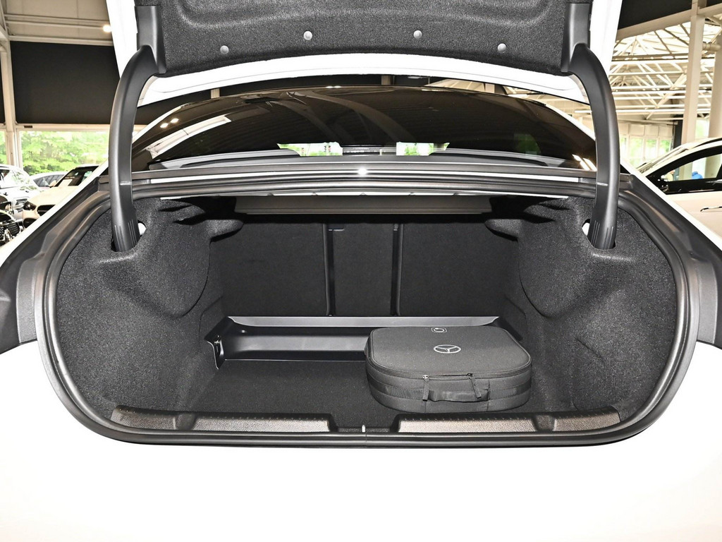 Bild 30 - EQE 500 4M AMG Sport Premium + Hyperscreen