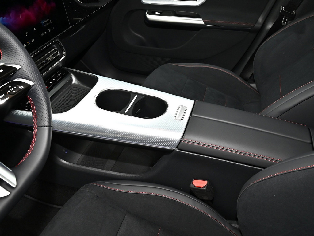 Bild 14 - GLB 250 + AMG Line mit EQ Technologie