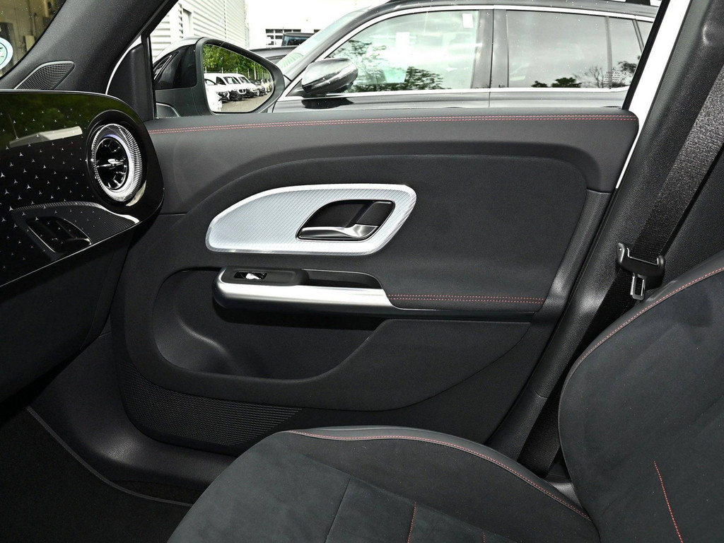 Bild 15 - GLB 250 + AMG Line mit EQ Technologie
