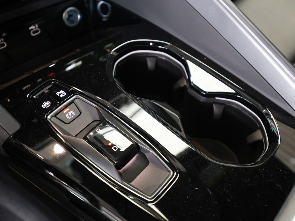 Bild 15 - Q5 e-hybrid quattro Edition One S Line AHK HUD