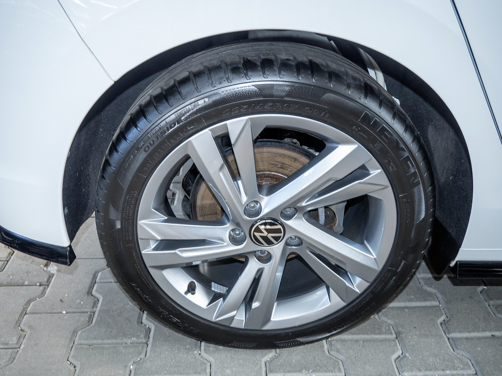 Bild 8 - Golf VIII R-Line 1,5 l eTSI DSG