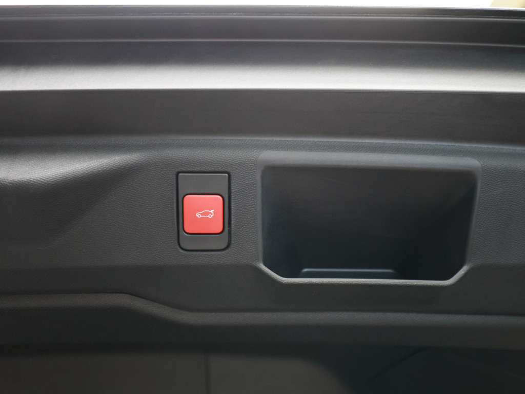 Bild 35 - 5008 GT Plug-In HYBRID 225 e-DSC7