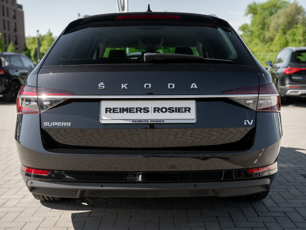Bild 7 - SUPERB C. STYLE 1.4 TSI iV DSG DCC Kam. Standh.