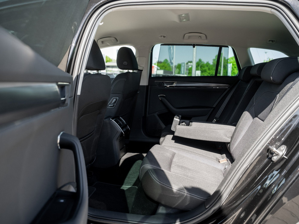 Bild 10 - SUPERB C. STYLE 1.4 TSI iV DSG DCC Kam. Standh.