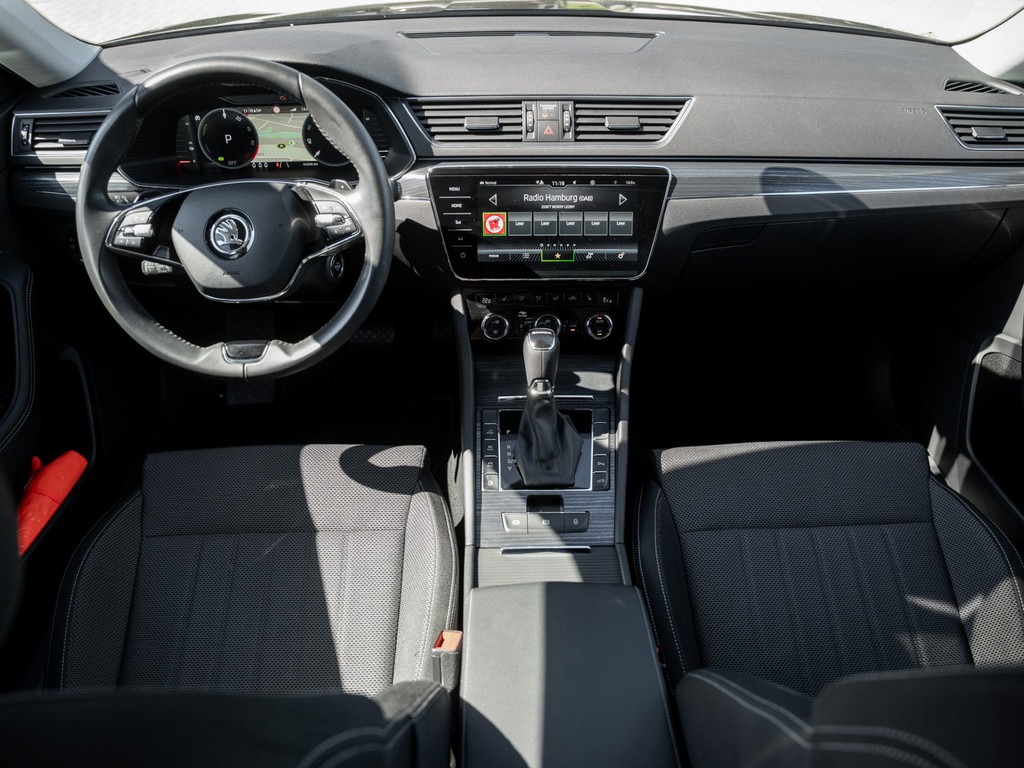 Bild 14 - SUPERB C. STYLE 1.4 TSI iV DSG DCC Kam. Standh.