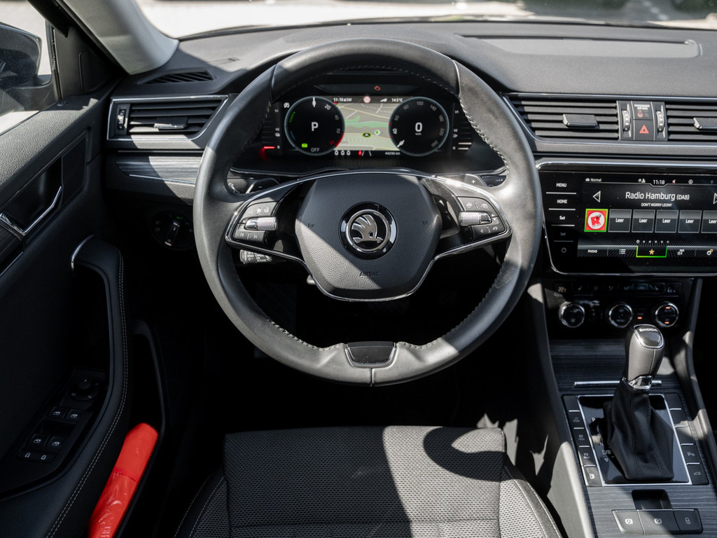 Bild 15 - SUPERB C. STYLE 1.4 TSI iV DSG DCC Kam. Standh.