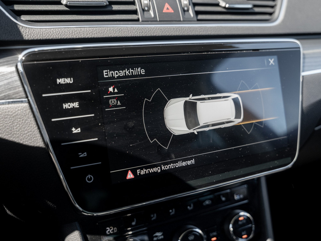 Bild 18 - SUPERB C. STYLE 1.4 TSI iV DSG DCC Kam. Standh.