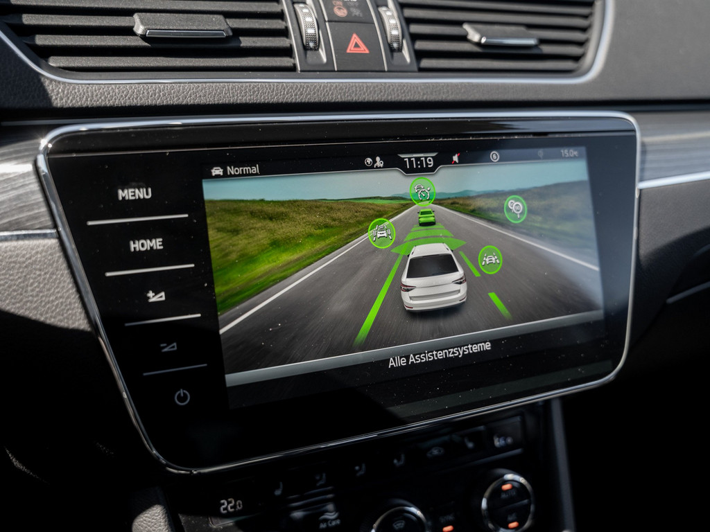 Bild 20 - SUPERB C. STYLE 1.4 TSI iV DSG DCC Kam. Standh.