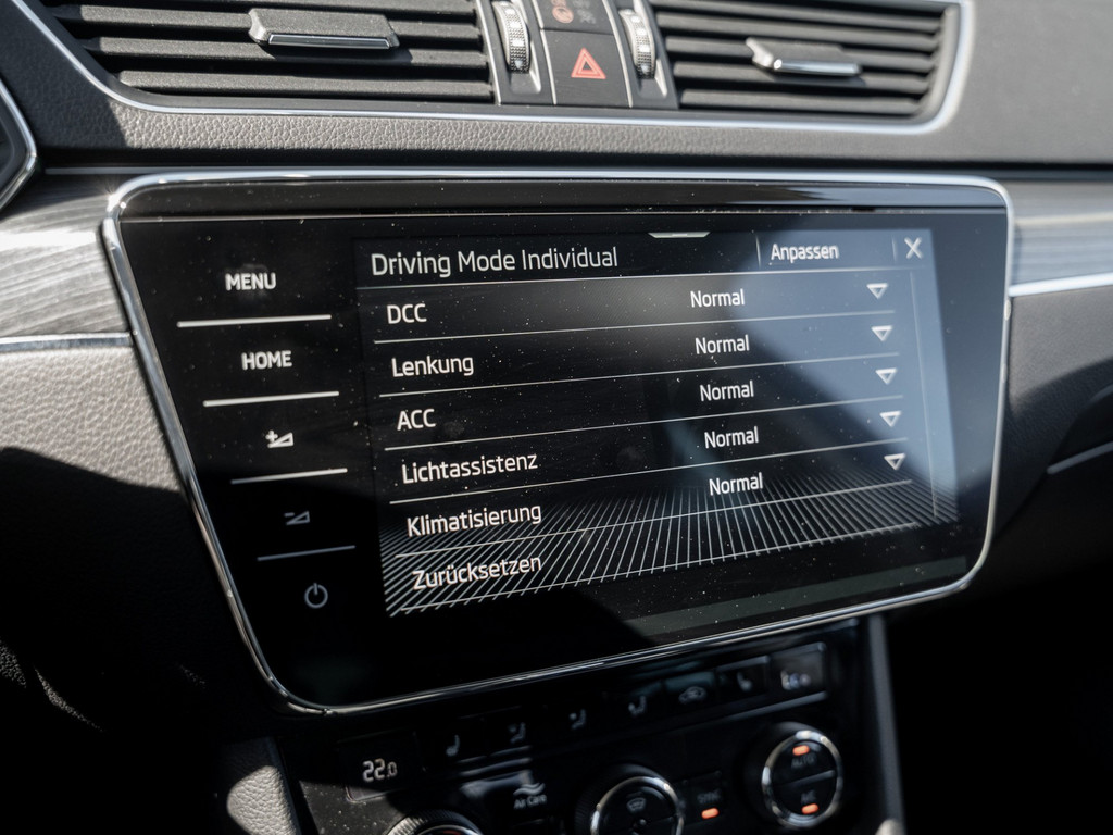 Bild 22 - SUPERB C. STYLE 1.4 TSI iV DSG DCC Kam. Standh.