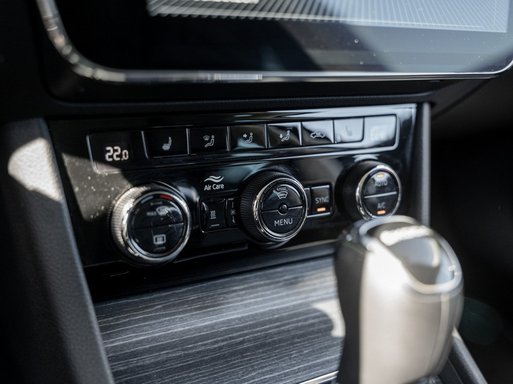 Bild 23 - SUPERB C. STYLE 1.4 TSI iV DSG DCC Kam. Standh.