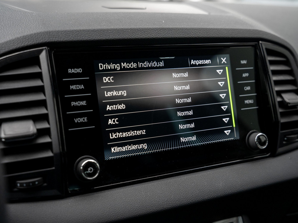 Bild 20 - KAROQ SPORTLINE 1.5 TSI DSG DCC AHK Kam. Sportp.