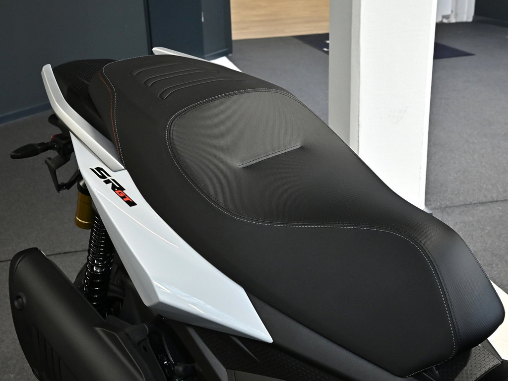 Bild 5 - SR GT 400 E5 +