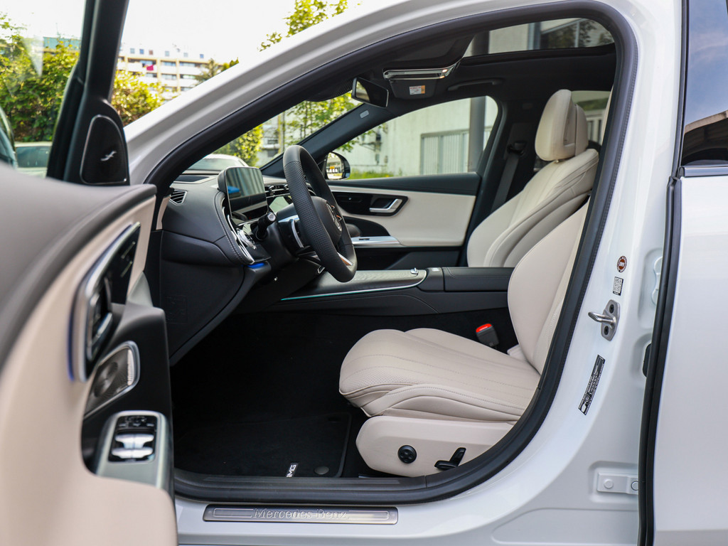 Bild 11 - E 300 de 4M AMG Limo mit EQ Hybrid Technologie