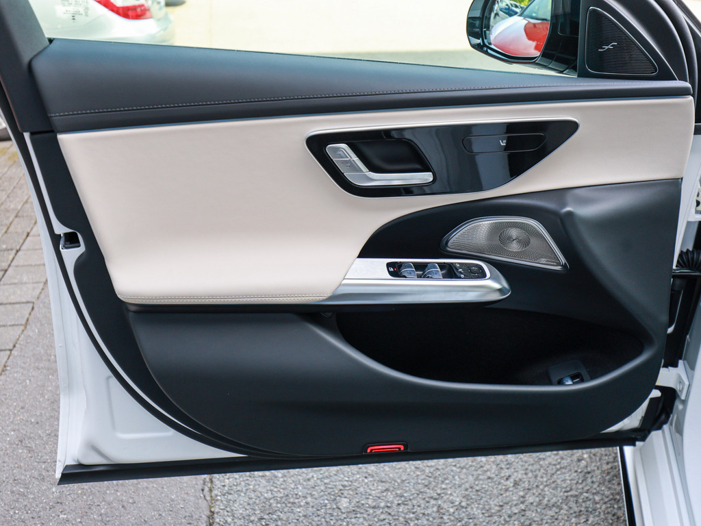 Bild 30 - E 300 de 4M AMG Limo mit EQ Hybrid Technologie