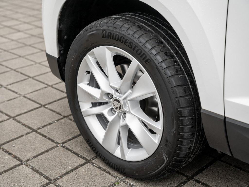 Bild 8 - KAROQ DRIVE 1.5 TSI DSG DynLicht KeyLess KlimaA