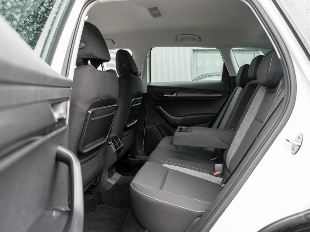 Bild 10 - KAROQ DRIVE 1.5 TSI DSG DynLicht KeyLess KlimaA
