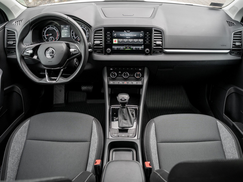 Bild 12 - KAROQ DRIVE 1.5 TSI DSG DynLicht KeyLess KlimaA
