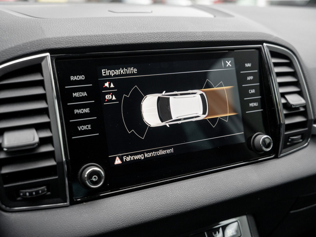 Bild 15 - KAROQ DRIVE 1.5 TSI DSG DynLicht KeyLess KlimaA