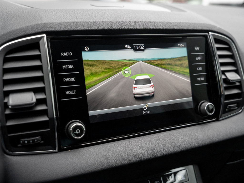 Bild 18 - KAROQ DRIVE 1.5 TSI DSG DynLicht KeyLess KlimaA