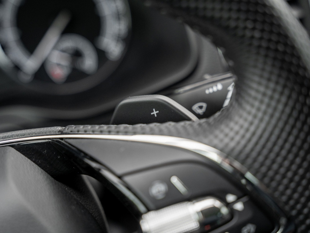 Bild 25 - KAROQ DRIVE 1.5 TSI DSG DynLicht KeyLess KlimaA