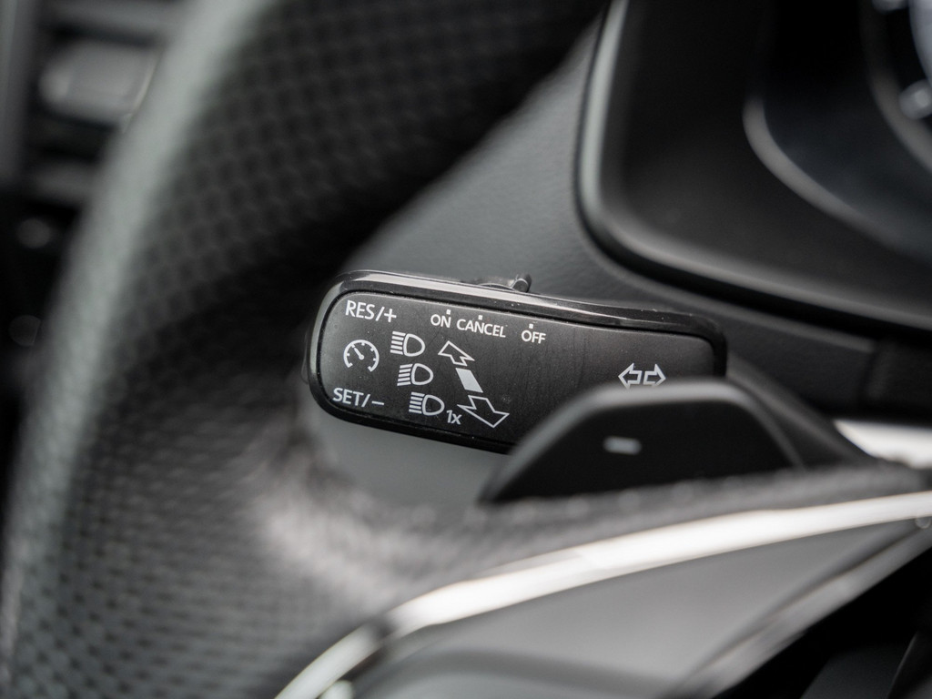 Bild 26 - KAROQ DRIVE 1.5 TSI DSG DynLicht KeyLess KlimaA